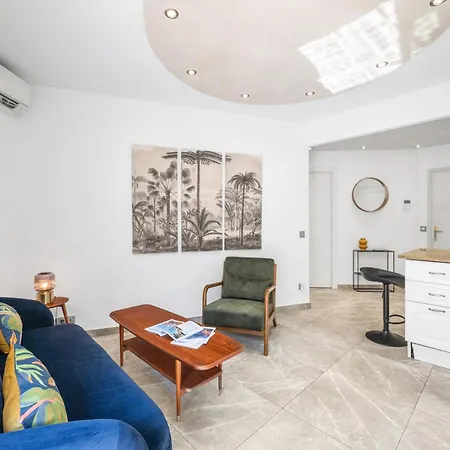 Queen Garden Iii, élégant 2 Pièces Au Coeur Du Centre Ville, Vue Latérale Mer, Ac Appartement *